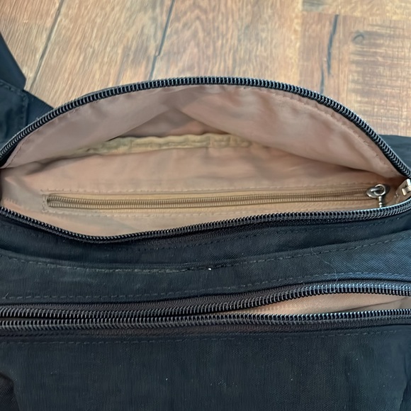 Baggallini Black Belt bag - Picture 7 of 10